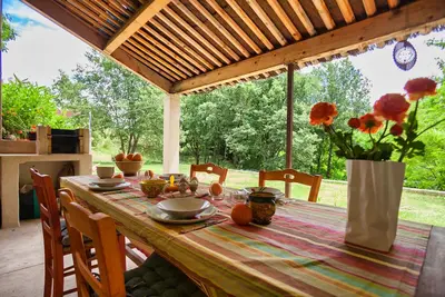 Image de Maison d'été privée sur 1 hectare avec bassin dans le Luberon