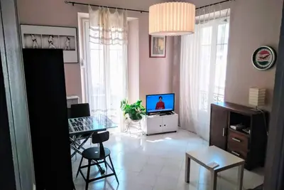 Image de 4 pièces, 3 chambres - Plein Centre - CLIMATISÉ