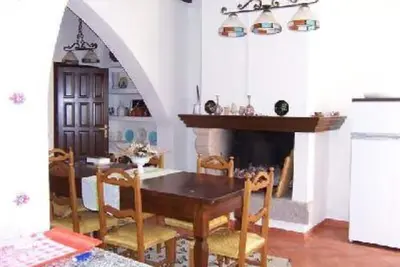 Image de Maison individuelle sur plusieurs niveaux près de la mer