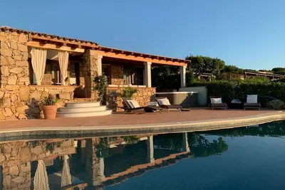 Image de Villa Caterina, superbe villa front de mer de 2 Br avec plage privée