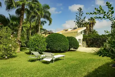 Image de ★ 30m à la mer ★ terrasse sur le toit ★ jardin Xl ★ parking ★