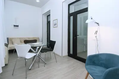 Image de Appartement lumineux entièrement équipé et récemment rénové au coeur de Tbilissi