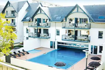 Image de Accès Piscine! Appartement sympa et cosy près de la plage