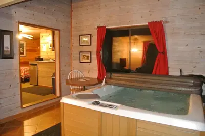 Image de Cabine N ° 1 - Cache Des Amoureux (Jacuzzi & Foyer)
