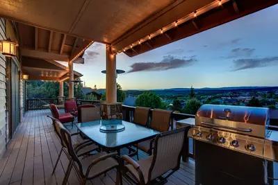 Image de 4 Br, 2 Ba Accueil; Vues étonnantes Kayaks, Vélos, Pêche, Randonnée