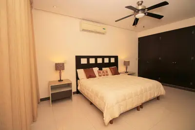 Image de Downtown Apartment Oasis 12