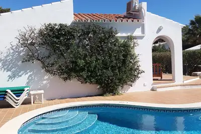 Image de Villa à Binibeca avec piscine privée et vue sur la mer depuis le toit-terrasse