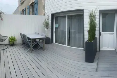 T2  label 2*proche centre ville, commerces et plage