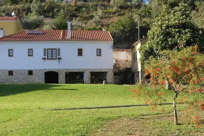 Image de Maison zone écologique à côté de la rivière et près de la mer et de la montagne et un bon accès