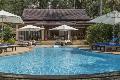 Image de 1brm Beachfront Villa avec piscine et jardin