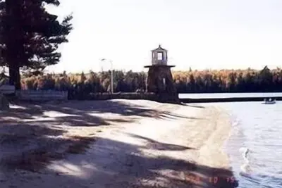 Image de Nouvelle plage privée du secteur riverain du lac pour 4 personnes