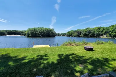 Image de Lakefront House - le paon