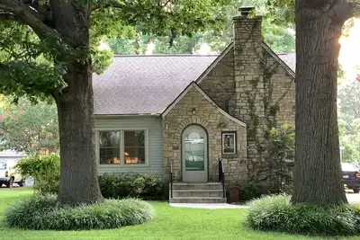 Image de Charmant cottage en pierre près de la place de l'Expo