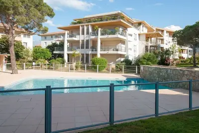 Image de Bel appartement 6 personnes - piscine et climatisation - proche plage!