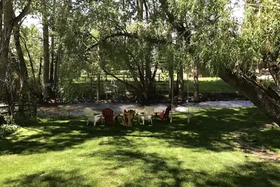 Image de Maison rustique de 4 chambres sur le ruisseau Sourdough - à quelques minutes du centre-ville de Bozeman