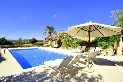 Image de Manoir modernisé, vue panoramique, magnifique jardin, grande piscine