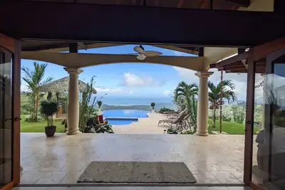 Image de Montagne de Prestige Villa avec vue époustouflante sur l'océan Pacifique