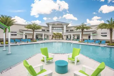 Image de Veranda Palms Home, Piscine, Gym, Wifi, PRÈS De Tous Les Parcs À THÈME Majeurs Et Plus 4 Br 3 Bath