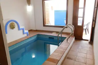 Image de Maison de ville de charme avec piscine intérieure