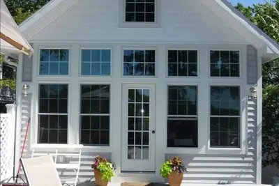 Image de Private Lake Michigan Beach, Cottage de charme avec une vue imprenable!