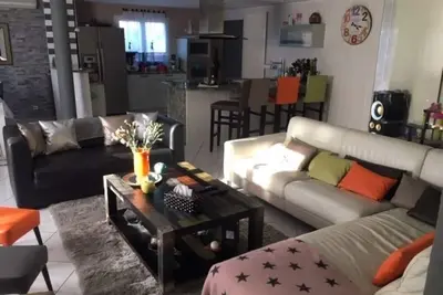 Image de villa luxueuse avec piscine