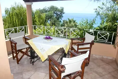 Image de Pelekas Beach Apartments \"Tonia\".