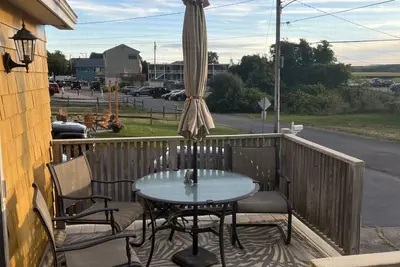 Image de Wells Sea Side Home ~ Maison de 5 chambres à coucher (2 minutes à pied de l'océan)