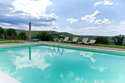 Image de Sangiovese Maison de Campagne, appartement avec piscine dans un petit village dans les collines du Chianti
