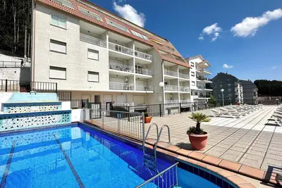 Image de Appartement avec vue sur la mer et la piscine Ă 300 m. de la plage. Wifi gratuit