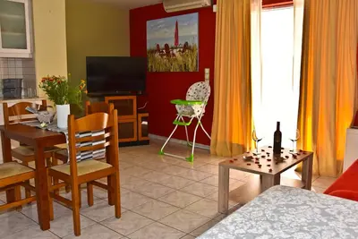 Image de 1 chambre à coucher (6 personnes) à quelques pas de la plage, près de la vieille ville de Chania