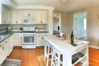 Image de Maison de campagne au bord du village avec bain à remous