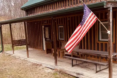 Image de 3 chambres cabine à 5 minutes du lac Cave Run