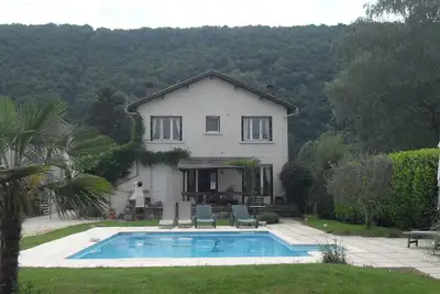 Image de Maison familiale avec piscine dans un village pittoresque dans la vallée du Lot