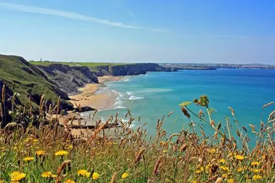 Image de Curlew Cottage, Cubert, with glimpses of the sea