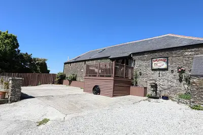 Image de The Old Wagon House, views over the fields and sea