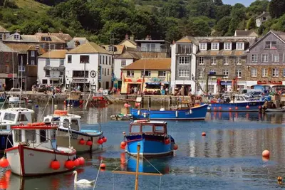 Image de Longships, looks across the cove of Portmellon