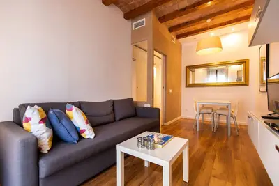 Image de Tapioles Petit mais bien équipé appartement de deux chambres avec grand balcon à Poble Sec