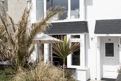 Image de Seaspray, Penzance, sea views far across the Bay
