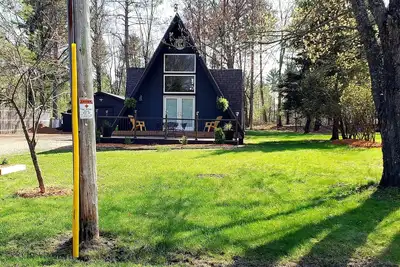 Image de Magnifique A Frame Cottage situé sur le sentier de Vtt, à quelques pas du lac!