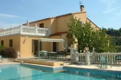 Image de Magnifique villa dans 40 hectares de terrain privé avec une vue magnifique