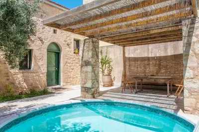 Image de Maison villageoise pour 4 personnnes, rénovée avec raffinement, en Crète