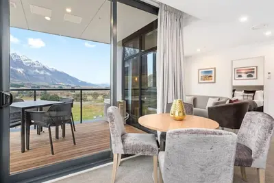 Image de Mur à plafond vue sur la montagne | Balcon privé | Moderne et Immaculée