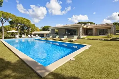 Image de Spacious 5 Bedroom Villa With Large Private Pool And Landscaped Gardens. Wifi W100 - Vilamoura, Vilamoura