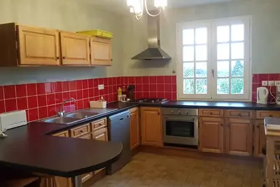 Image de Les contines Appartement meublé dans maison individuelle avec jardin arboré