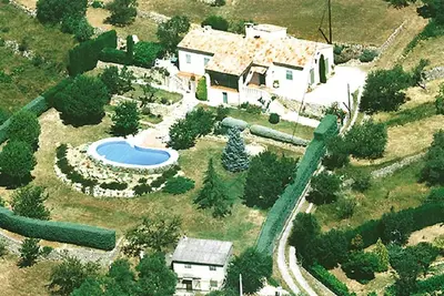 Image de Splendide villa provençale typique sur 10000 m2, vue panoramique 180°, piscine