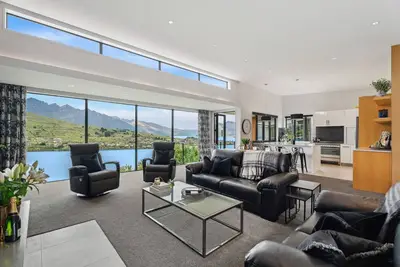 Image de Ult View Lux: Magnifique villa sur la prestigieuse Highview Terrace, Queenstown Hill