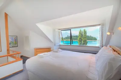 Image de Vues sublimes sur les montagnes et le lac | Balcons ensoleillés
