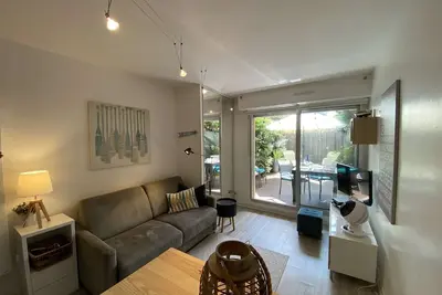 Image de Studio cabine avec belle terrasse proche plage