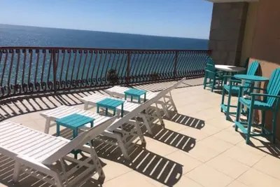Image de Ahh-mazing Balcony Penthouse w / gas grill ~ Sun W712