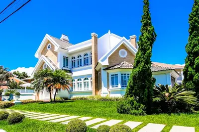 Image de Maison spectaculaire avec 04 suites à Jurerê Internacional, allez y faire un tour!